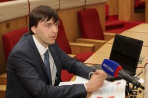 2_Dayot_intervu_A_900_600