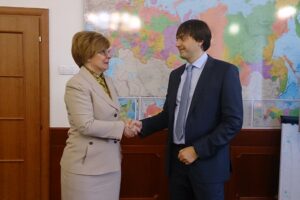 2_Vstrechaetsya_so_Vserossiyskim_pedagogicheskim_soveshchaniem_A_900_600